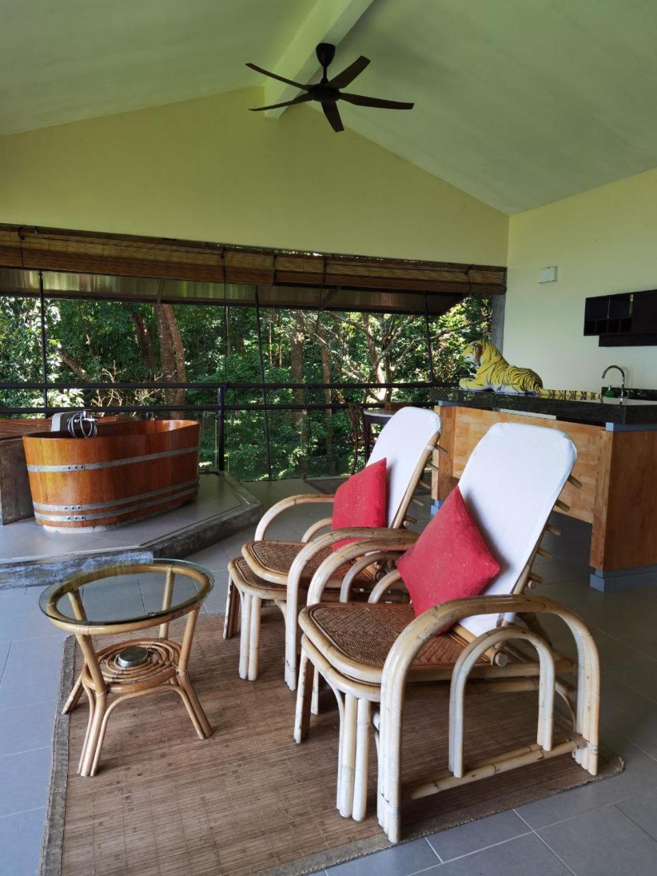 Ambong Rainforest Retreat Pantai Cenang  Exterior photo