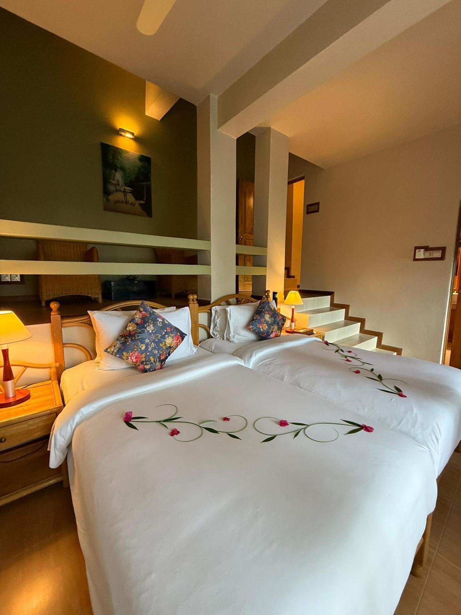 Ambong Rainforest Retreat Pantai Cenang  Exterior photo